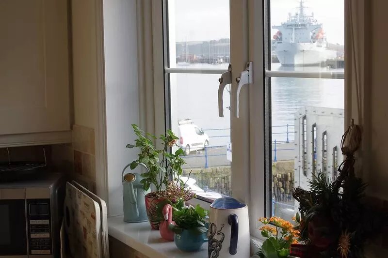 Old Quayside House, Stunning Quayside Location.