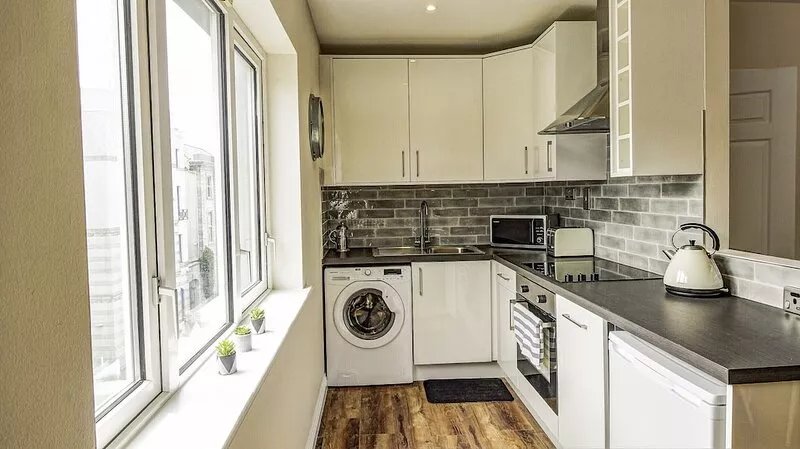 Duplex city townhouse. Wifi. 2 min walk to Latin Quarter