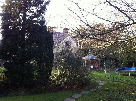 Frogg Manor Hotel & Restaurant