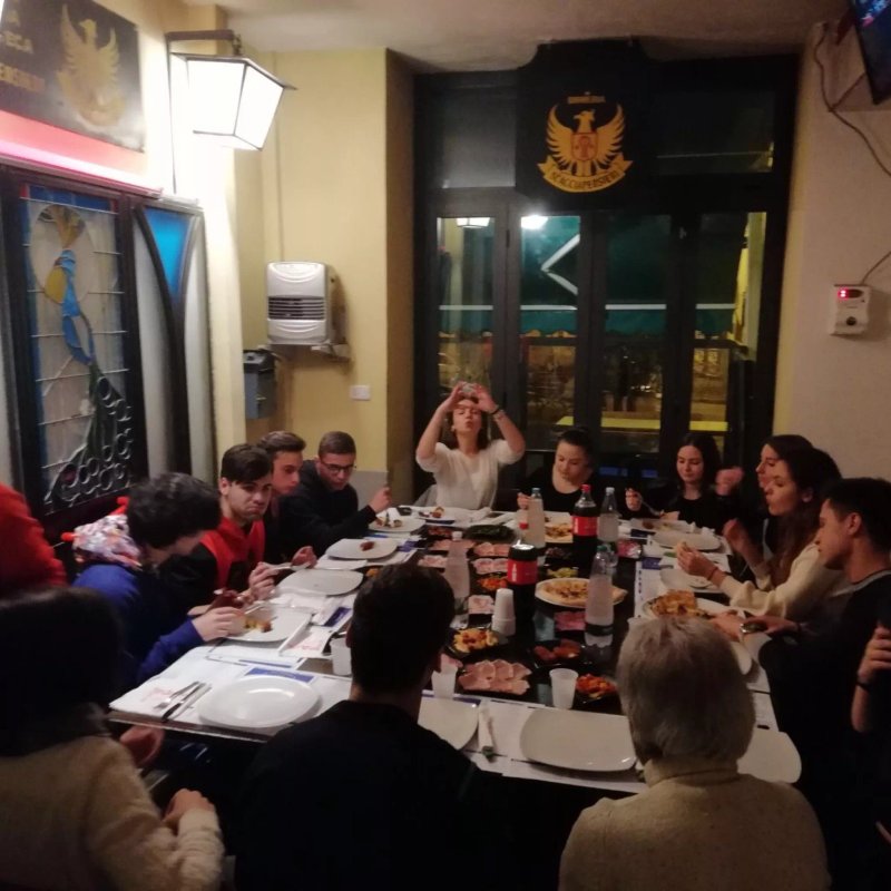 Pizzeria Scacciapensieri Di Lo Iudice P. C SNC