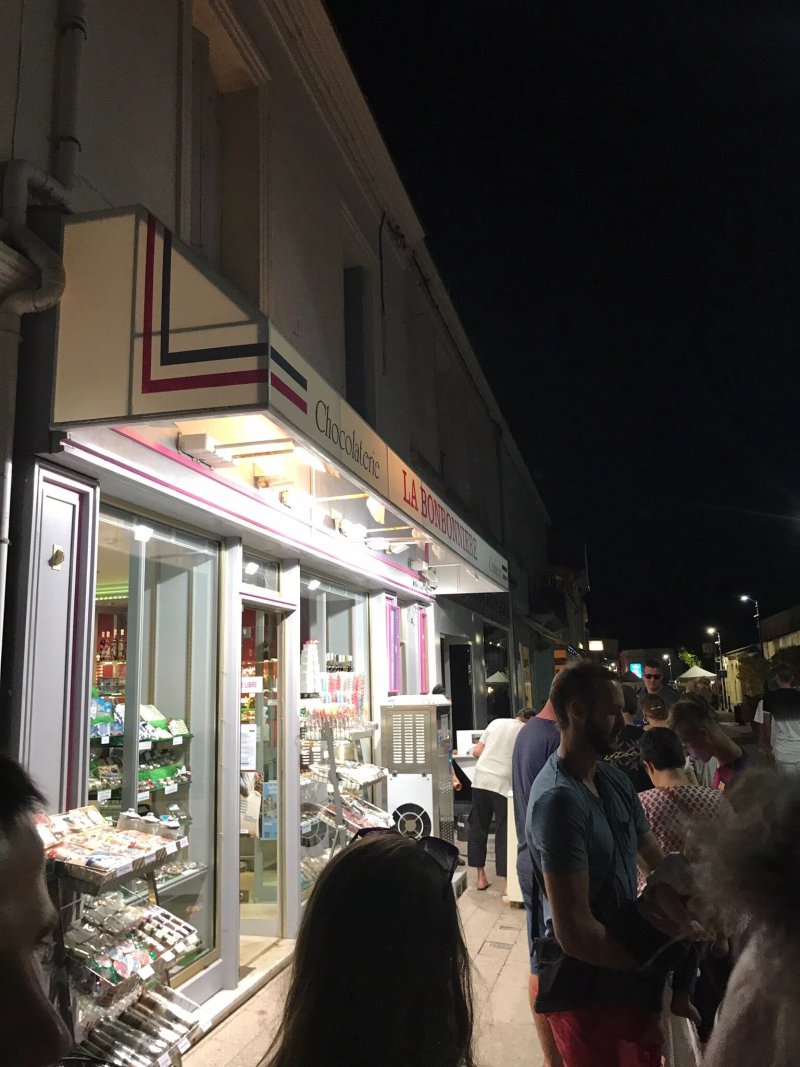 La Bonbonniere