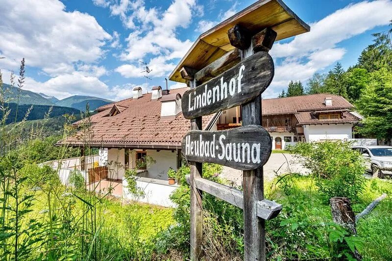 Holiday Apartment 'Lindenhof Apt 7' with Shared Garden & Wi-Fi