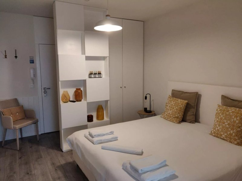 JR Studios & Suites I Rius I