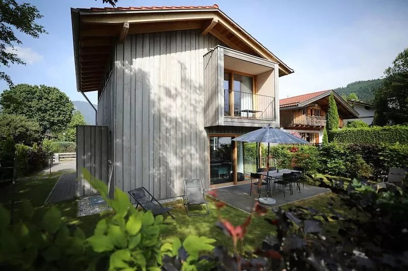 Dream vacation home with sauna and mountain views