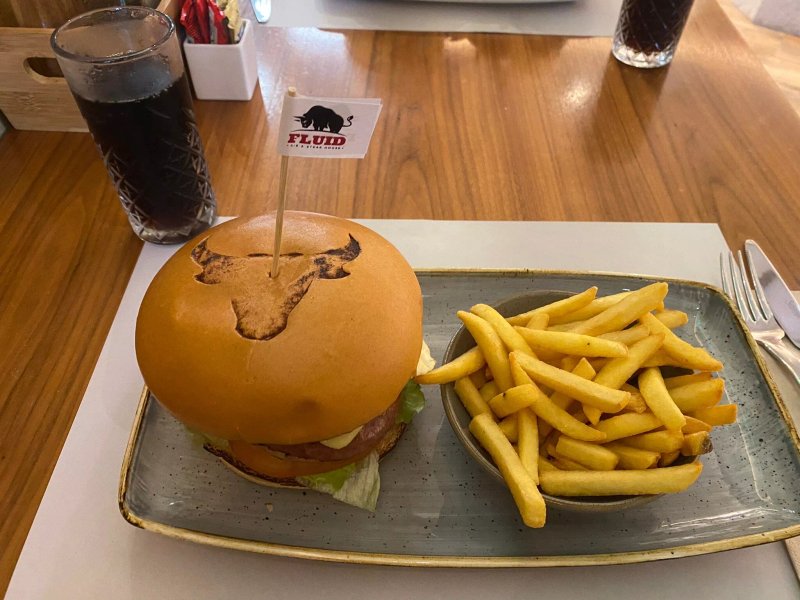 Fluid Rib & Steak House
