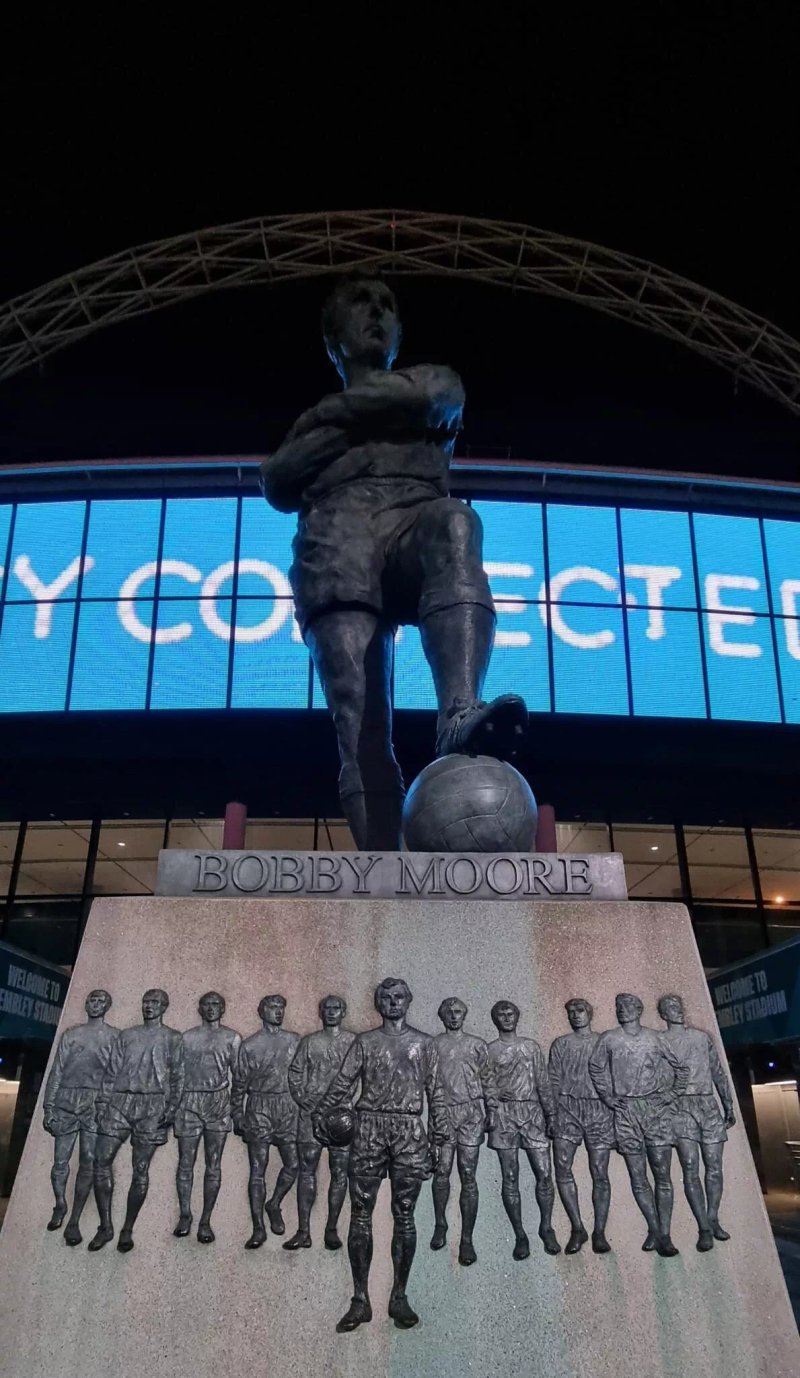 Statue Of Bobby Moore