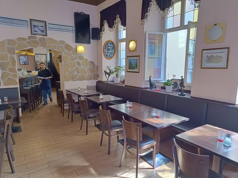 Cenmoro Cafe Bar Restaurant
