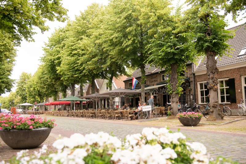Dinee-cafe Veertien