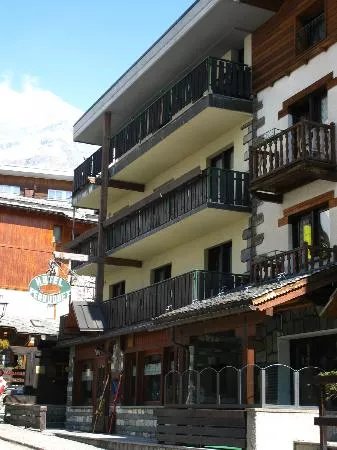 Hotel Perruquet 3 Star Superior - New!