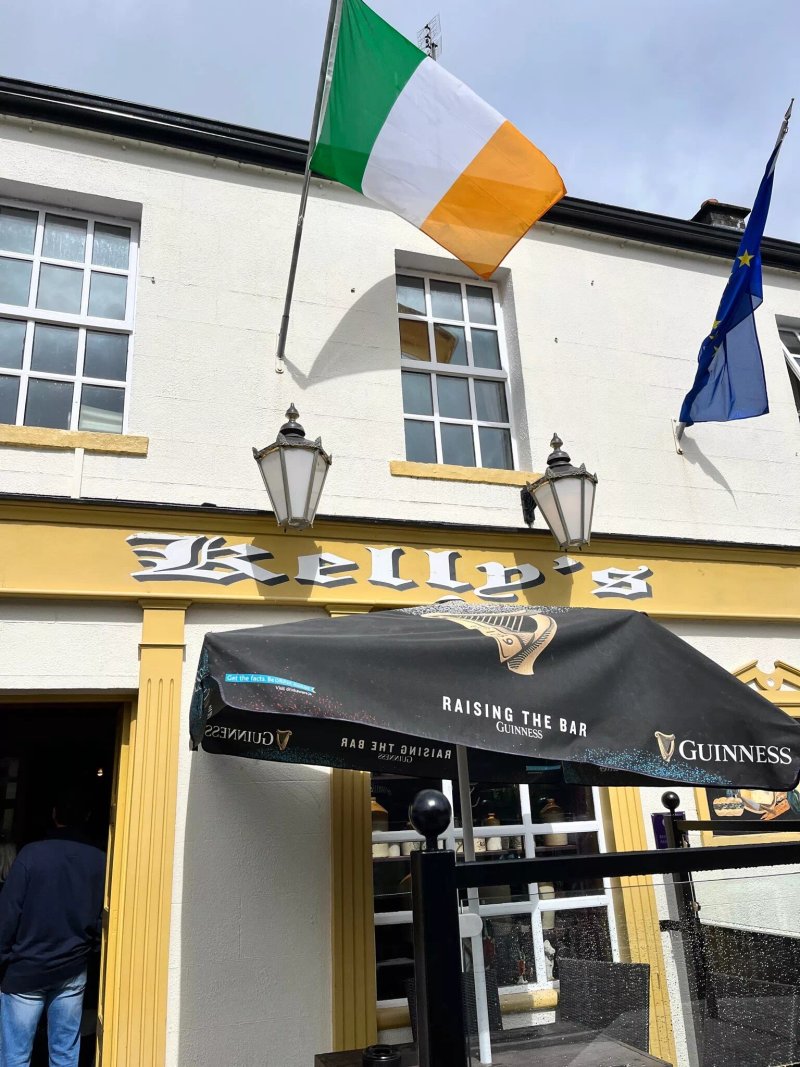 Kellys Bar
