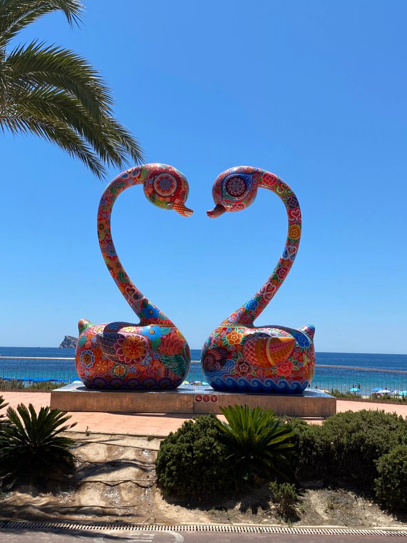 Swan's Love Statue