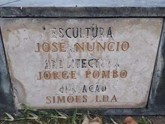 Monumento Aos Torrienses Mortos Na Guerra Do Ultramar