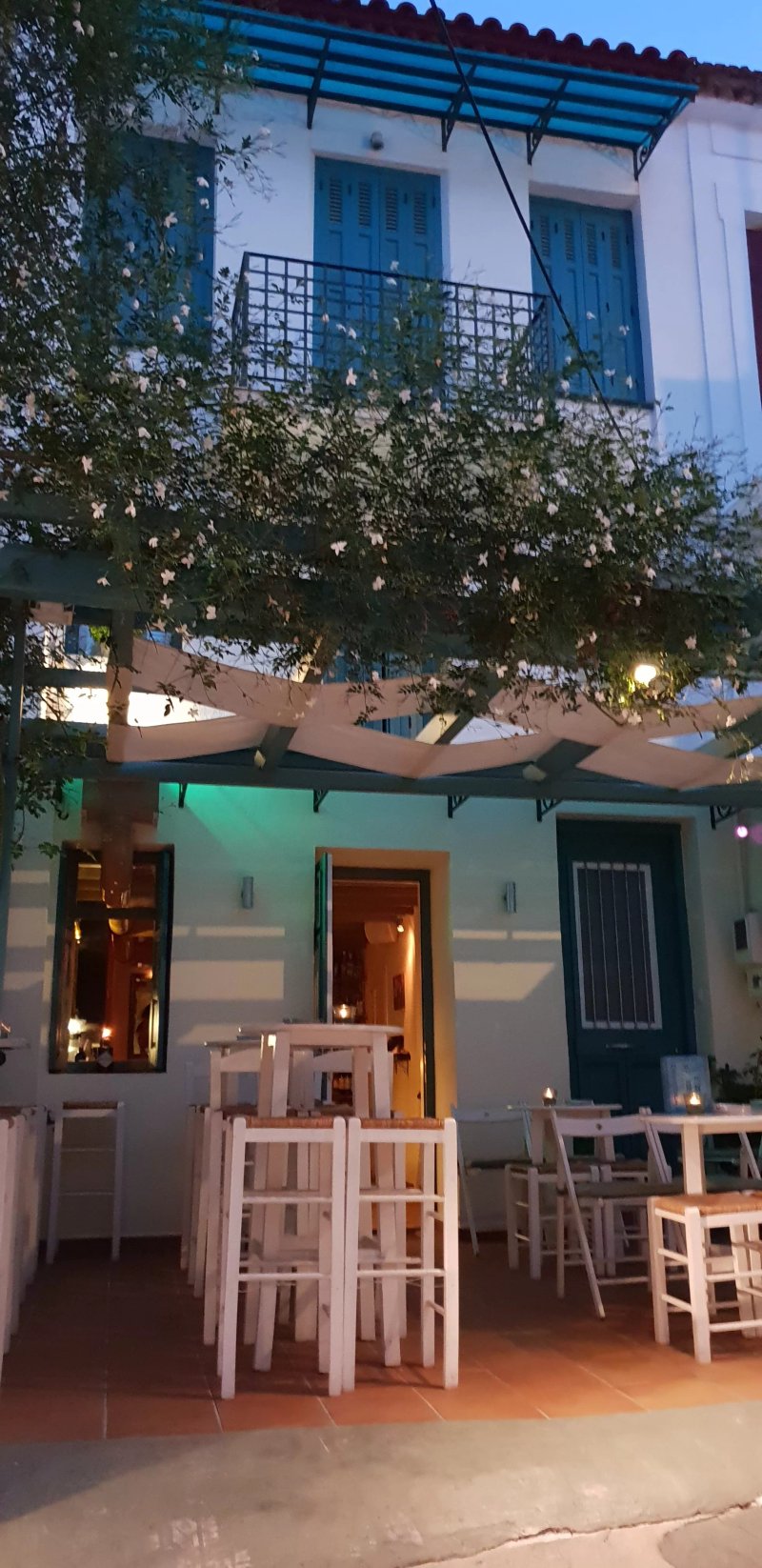 PARAPORTI - The Hidden Door