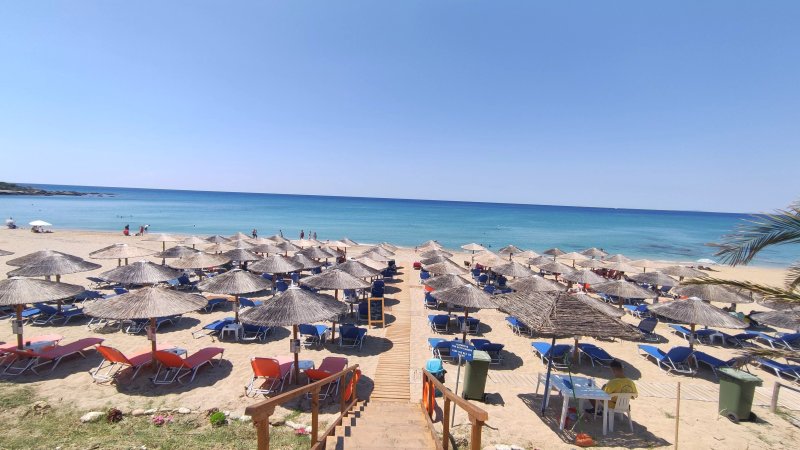 Nalu Cafe Beach Bar