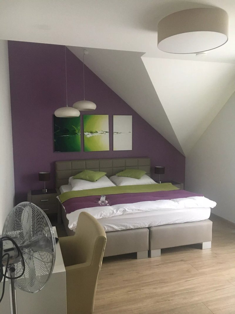 R&J Hotel