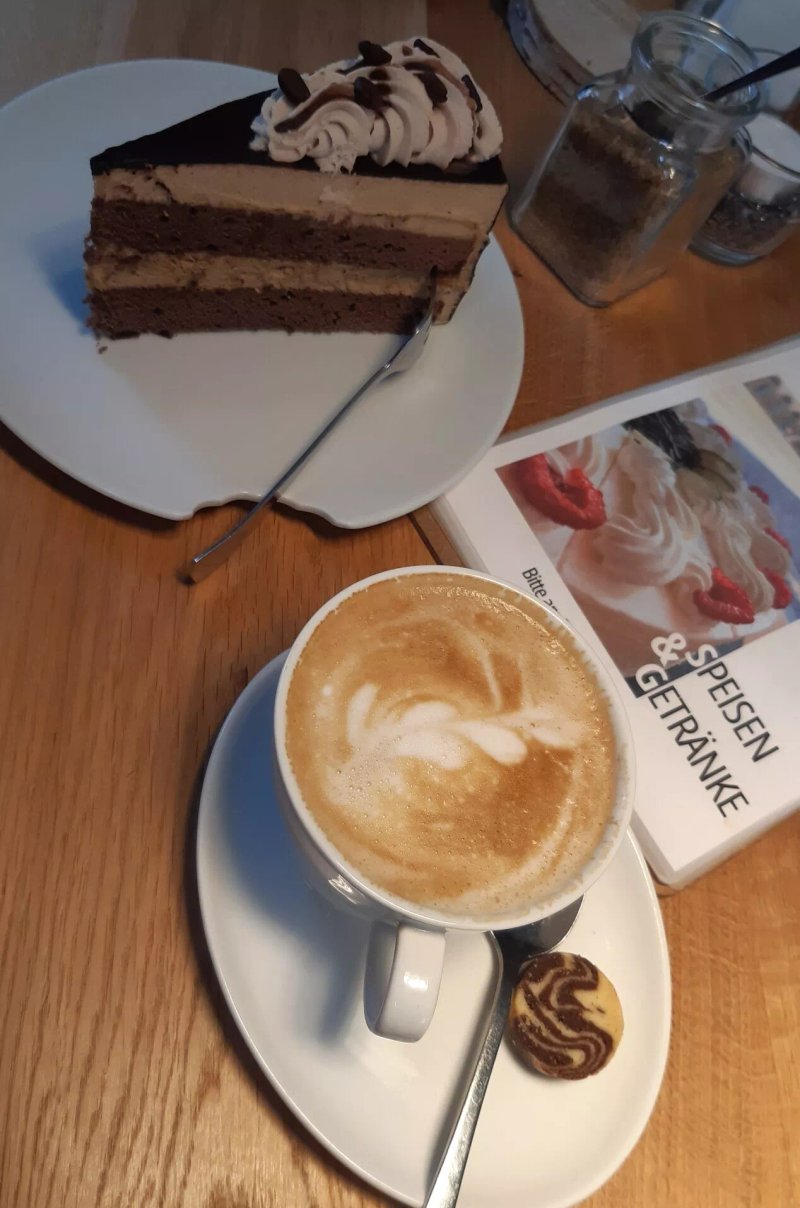 Cafe & Tee Contor