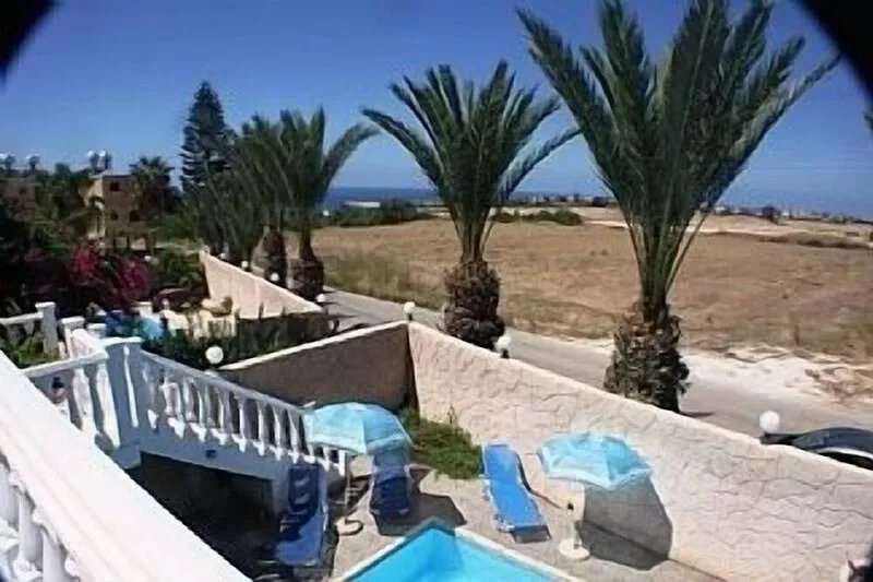 Private Villa Close To Coral Bay Centre And Beach