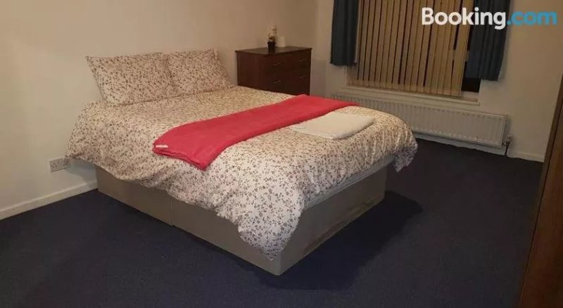 32 Central Milton Keynes Guest House