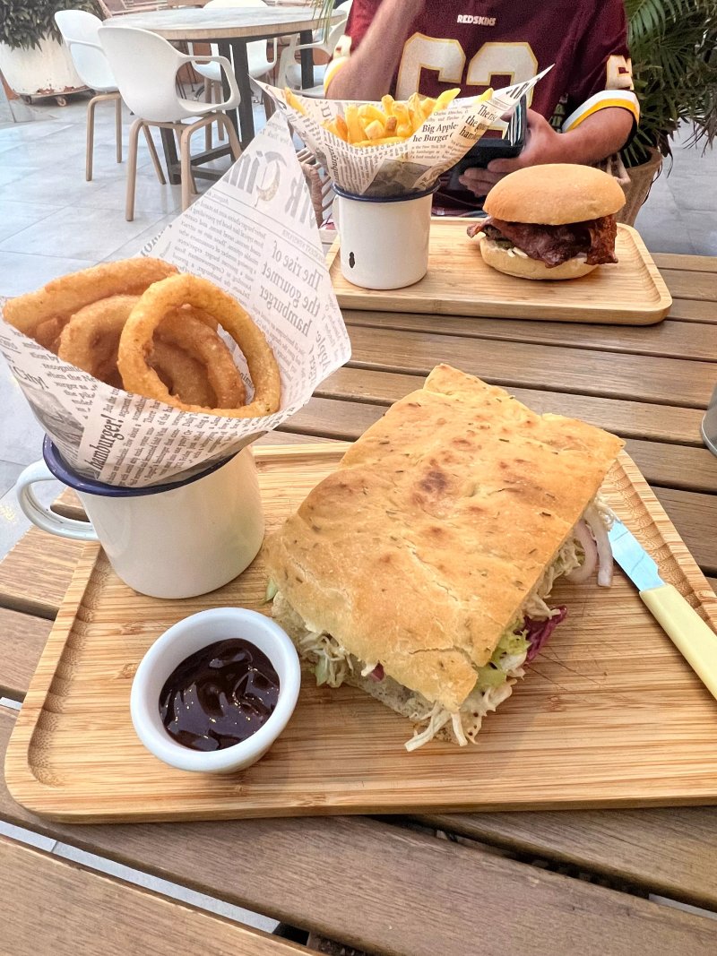 The Grand Cafe, Coffee & Burger