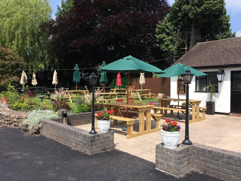 Ponthir House Inn