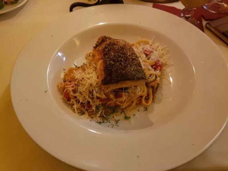 Bar & Restaurant Salu