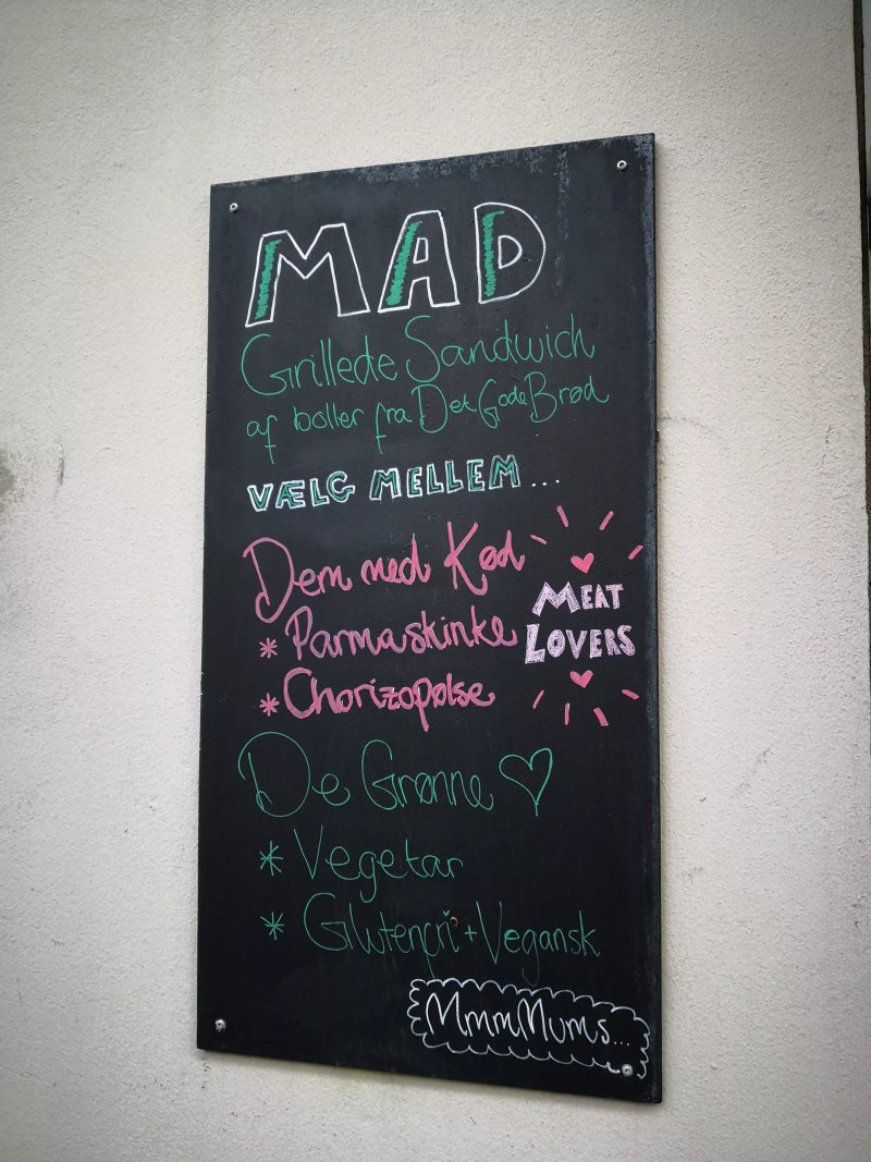 Chez Desiree // Bar & Cafe A Vin