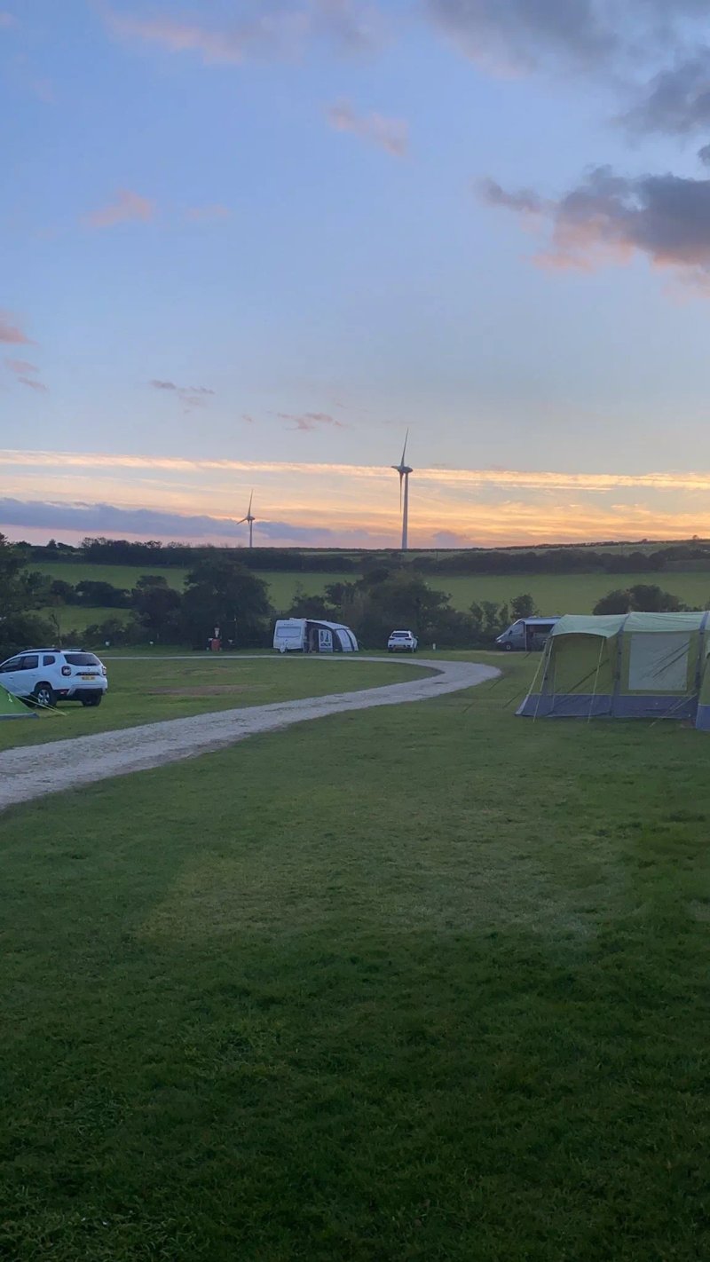 Lakefield Caravan Park and Equestrian Centre
