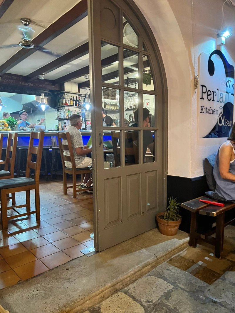 Perla Kitchen & Bar
