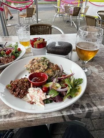 Hellys Bistro