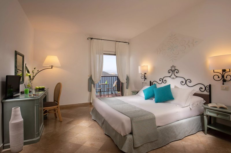 El Faro Hotel