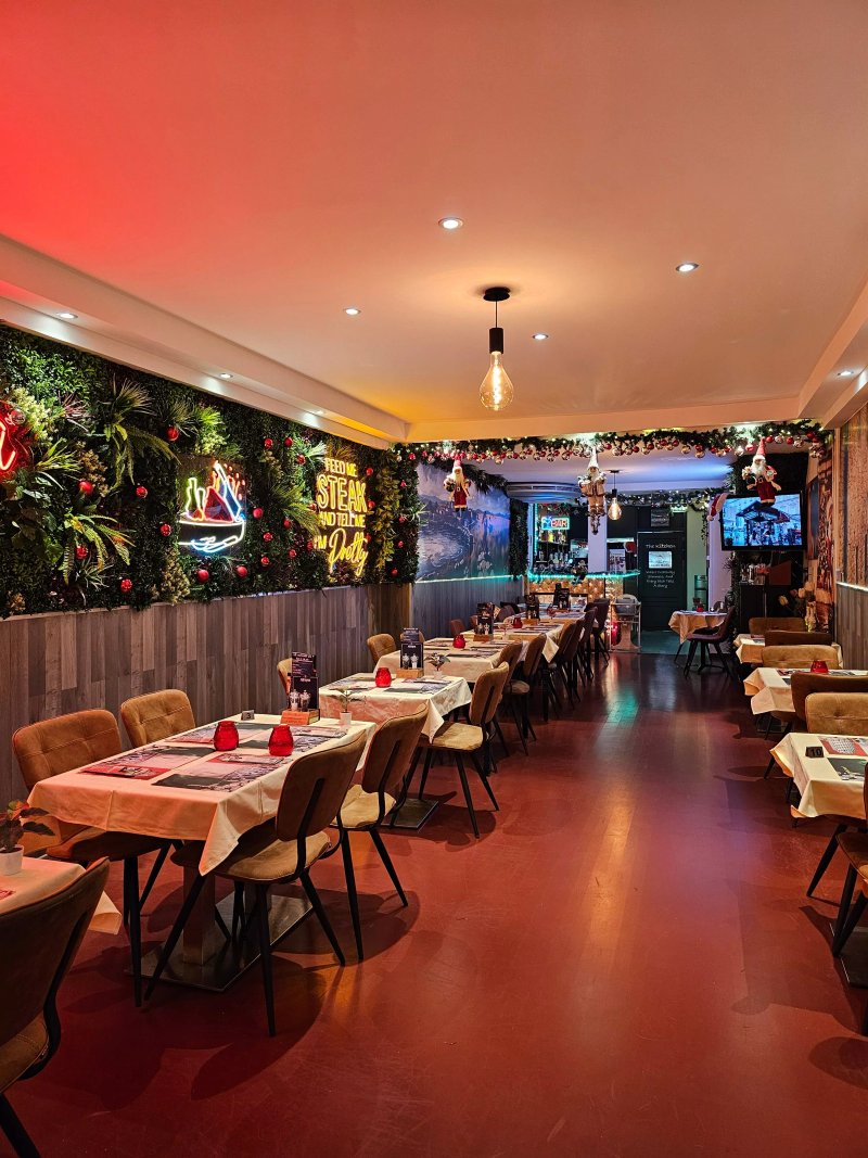 Santa Maria Pizzeria & Steakhouse