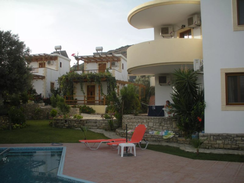 Vrisi Villa, Apartments, Studios
