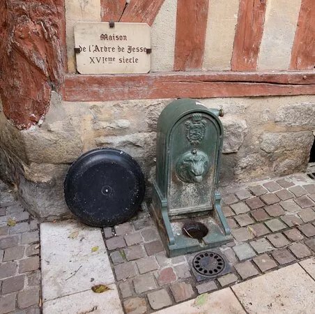 Borne Fontaine