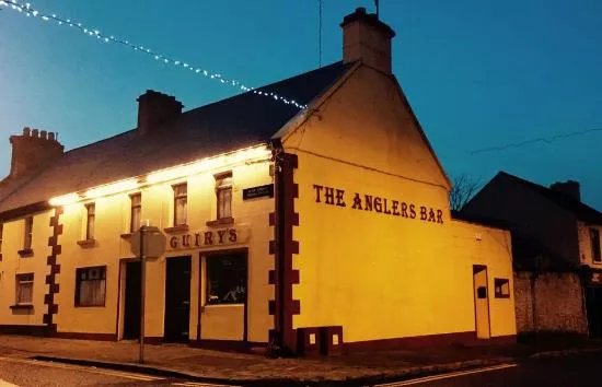Guirys Bar