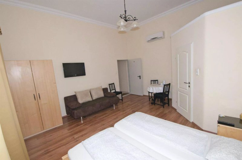 K&t Boardinghouse