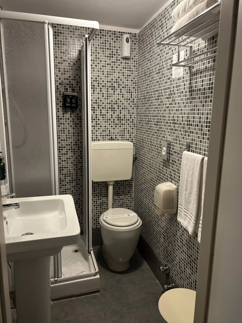 Green Class Hotel Astoria