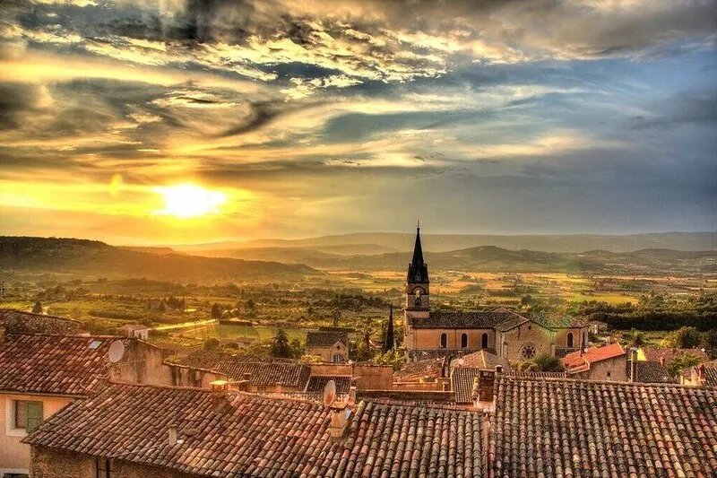 VILLAGE ON FOOT, 4 PROVENCAL ROOMS HEATED POOL, PANORAMIC LUBERON VIEW, A/C