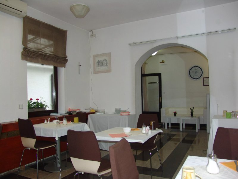 Maksimir Hotel