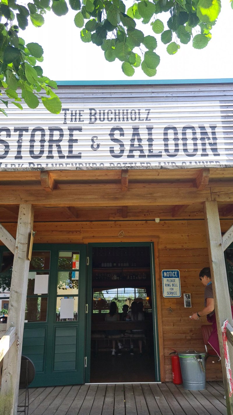 Buchholz-Saloon