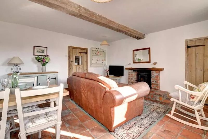 Poppy Cottage - Two Bedroom House, Sleeps 3