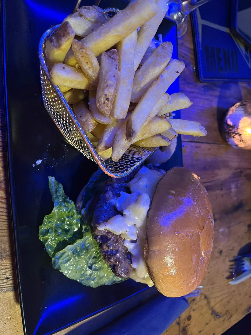 Benny's Bar & Grill