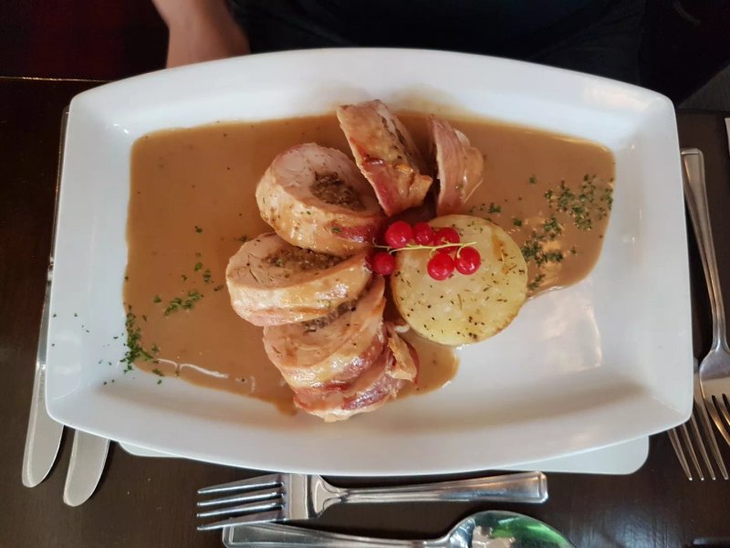 Upper Largo Hotel & Restaurant