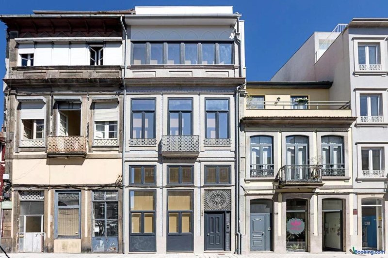 Urban House by LovelyStay