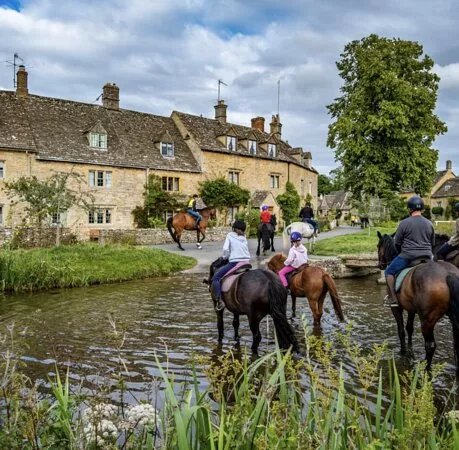 Bourton Vale Equestrian Centre