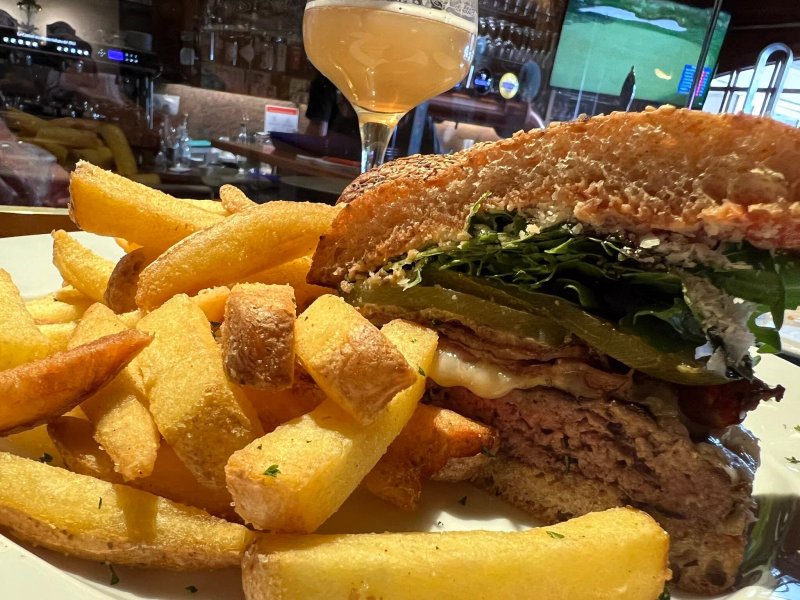 Grizzly’s Bar & Bistro