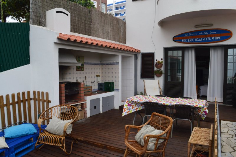 Ericeira Chill Hill Hostel & Private Rooms-Peach Garden