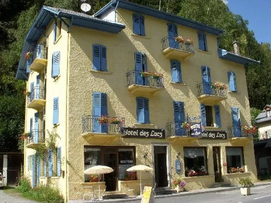 Lacs Hotel