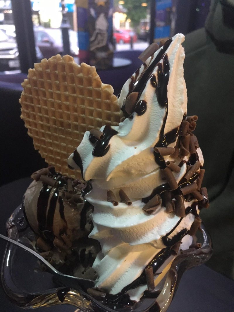 Creams Cafe