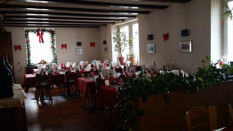 Zur Turnhalle