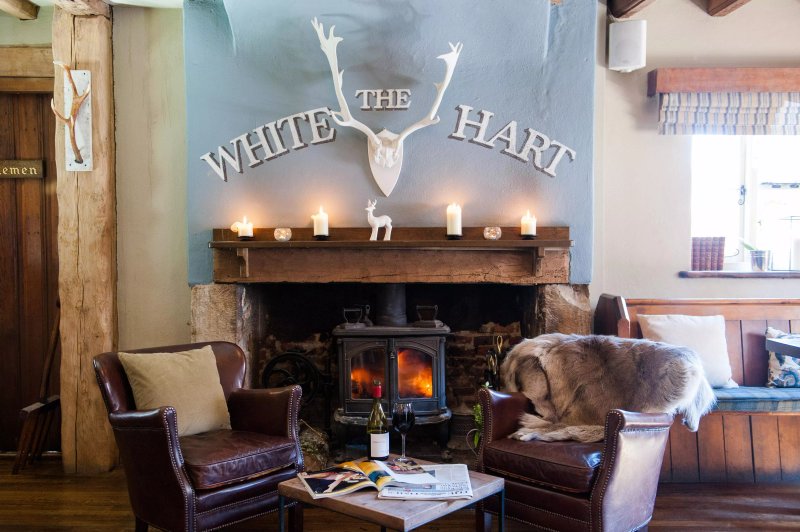 Upham Inns - The White Hart Pub With Rooms